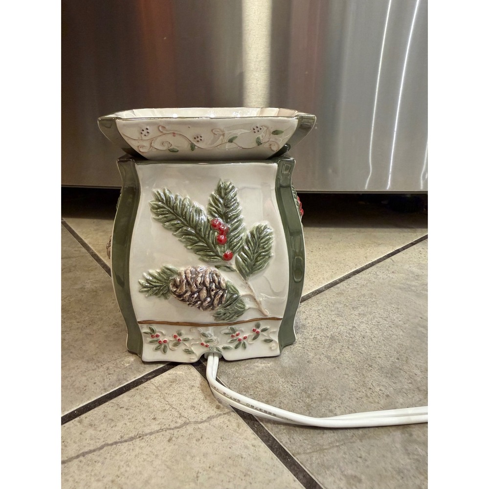 Yankee Candle Electric Wax Melt Warmer Pine Cone Berry Holiday 19-00046 Ceramic